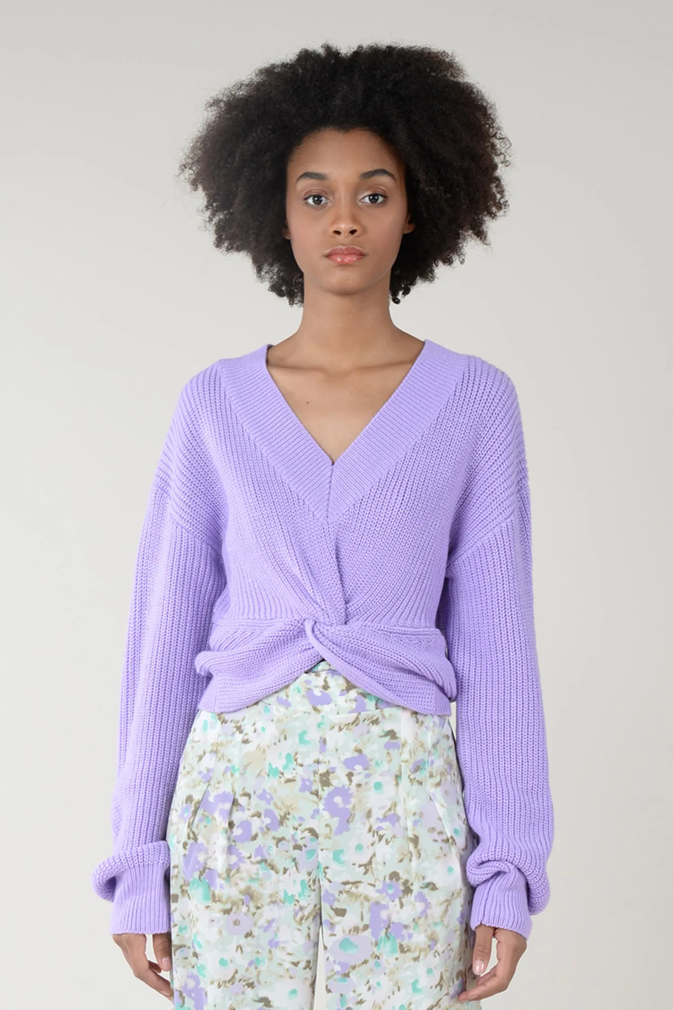 Lili Sidonio Cropped Jumper with Twisted Front Detail