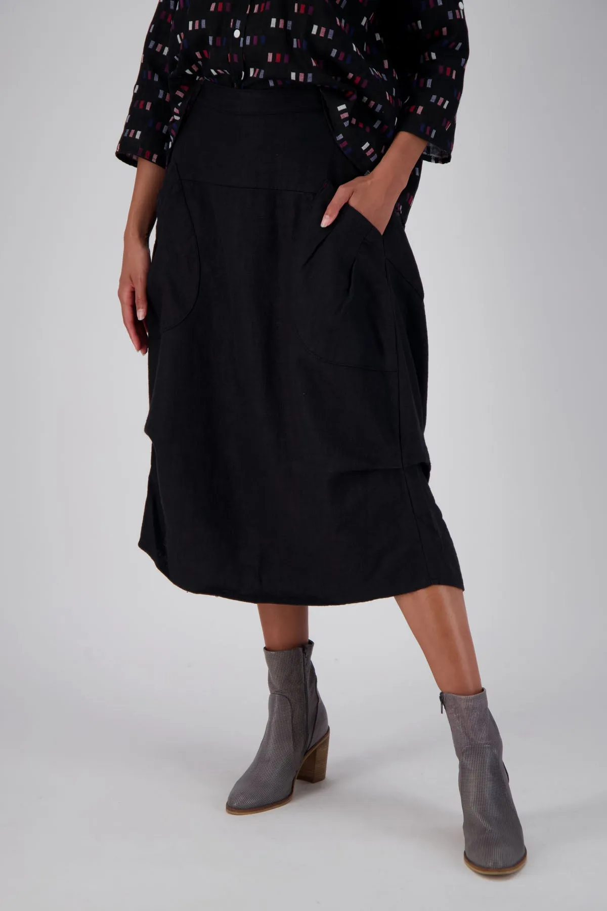 Milwaukee Fiesta Skirt Black in Slub Linen